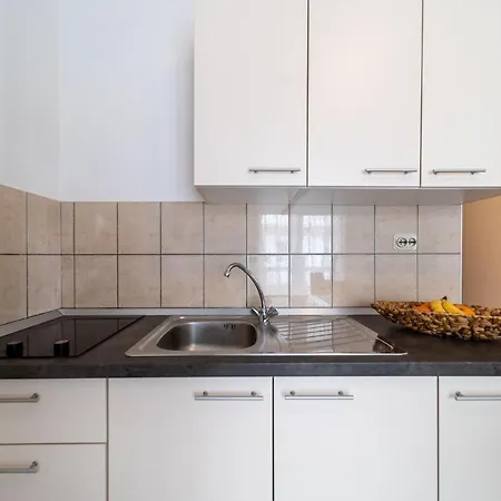 Apartment Devcic Palit