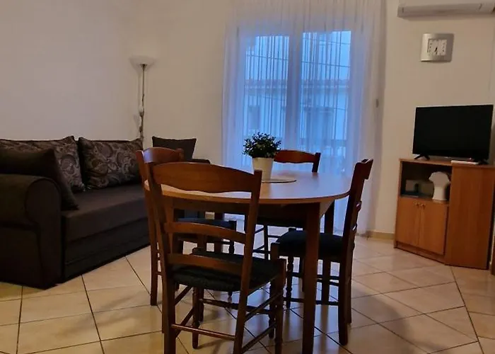 Devcic דירה Palit